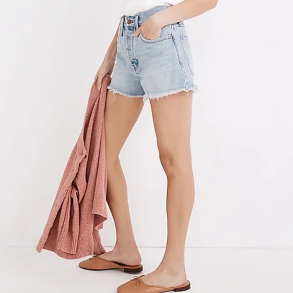 Madewell Relaxed Denim Shorts in Cedarcroft Wash 29 - Picture 3 of 15